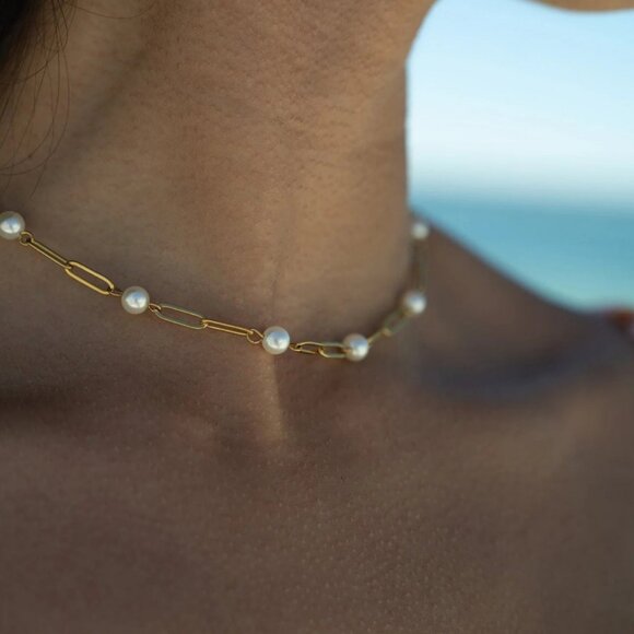 18K Gold Paperclip Chain & Pearl Necklace, PVD Coated, Water & Tarnish Resistant - Picture 3 of 4